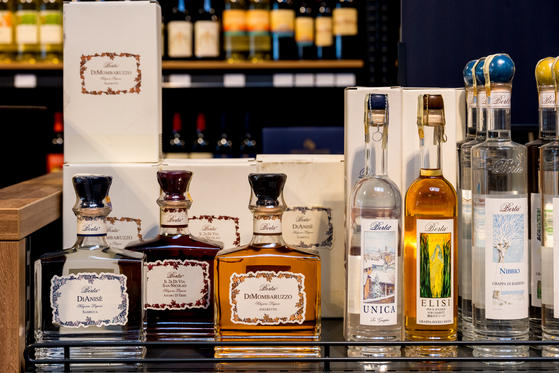 Vína a destiláty z celého světa